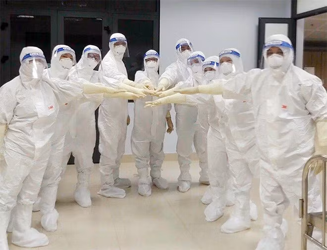 Các y, bác sỹ CAND tại Bệnh viện dã chiến số 2 tỉnh Bắc Giang.