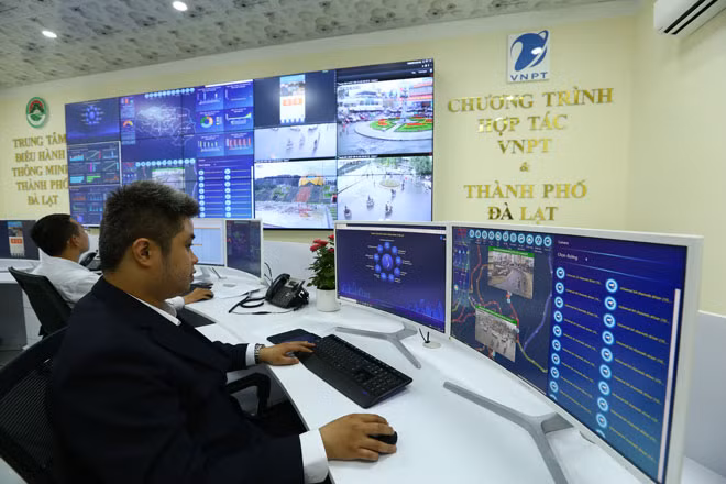 Trung tâm điều hành thông minh IOC TP Đà Lạt do VNPT xây dựng và phát triển. Trung tâm điều hành thông minh IOC TP Đà Lạt do VNPT xây dựng và phát triển.