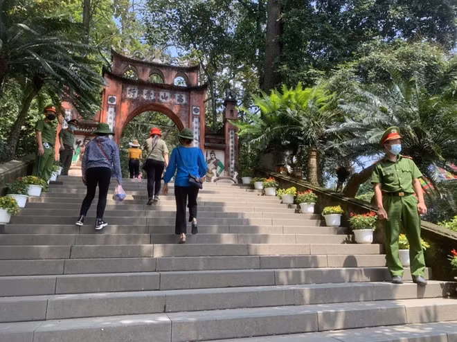 Công an tỉnh Phú Thọ đảm bảo ANTT Đền Hùng.