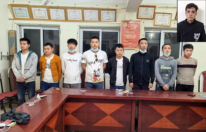 Đối tượng Đàm Văn Xướng và 8 công dân Trung Quốc nhập cảnh trái phép vào Việt Nam. Đối tượng Đàm Văn Xướng và 8 công dân Trung Quốc nhập cảnh trái phép vào Việt Nam.