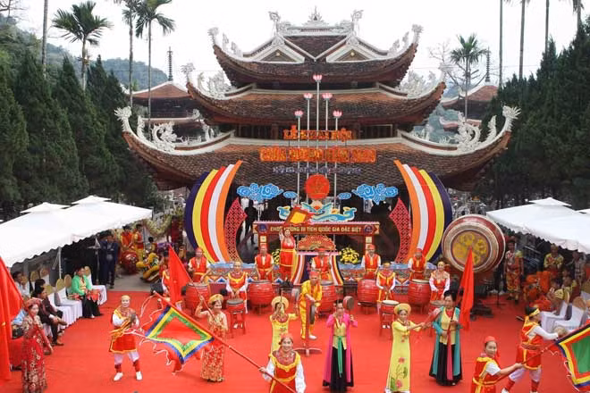 Lễ khai hội chùa Hương 2019.