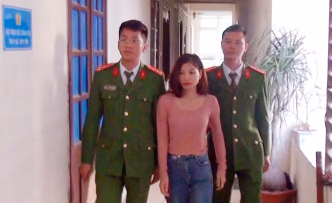 Lực lượng Công an bắt giữ Nguyễn Thị Dương.