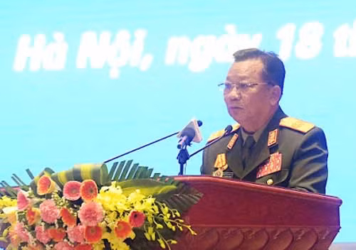 Đại tướng Chansamone Chanyalath phát biểu tại buổi lễ. Đại tướng Chansamone Chanyalath phát biểu tại buổi lễ.