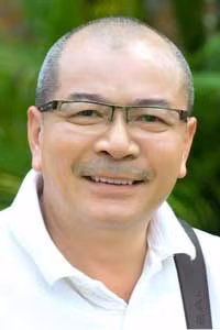 Nhà thơ Văn Công Hùng, vanconghungbvh@gmail.com