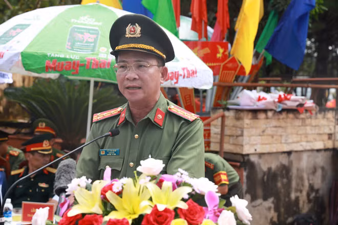 Đại tá Hồ Văn Mười phát lệnh ra quân bảo đảm an ninh, trật tự, bảo vệ an toàn Đại hội đại biểu Đảng bộ tỉnh lần thứ XII.