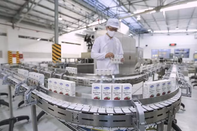 Dây chuyền sản xuất sản phẩm sữa hạt xuất khẩu của Vinamilk