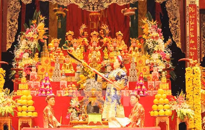 Một cảnh "hầu đồng".