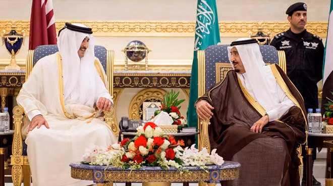 Tuy đã tạm yên ắng nhưng mối quan hệ Ả Rập Saudi - Qatar còn ẩn chứa nhiều phức tạp. Tuy đã tạm yên ắng nhưng mối quan hệ Ả Rập Saudi - Qatar còn ẩn chứa nhiều phức tạp.