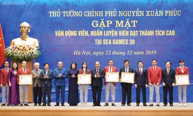 Thủ tướng Nguyễn Xuân Phúc đã gặp mặt các vận động viên, huấn luyện viên đạt thành tích cao tại Đại hội thể thao của khu vực Đông Nam Á (SEA Games 30) được tổ chức ở Philippines.