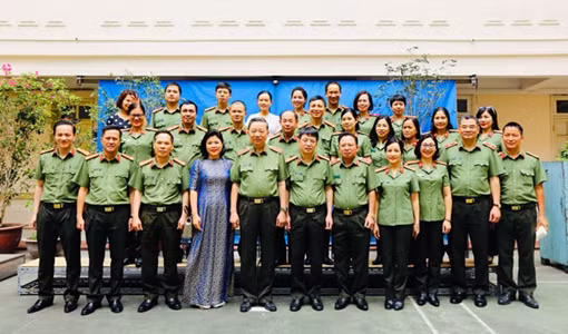 Gian trưng bày báo chí CAND hấp dẫn công chúng ảnh 11