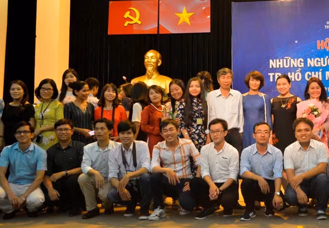 Các cây bút trẻ trong một hội nghị viết văn.