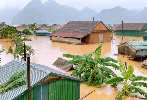 Mưa lớn gây ngập lụt cục bộ nhiều khu vực dân cư Quảng Bình ảnh 9