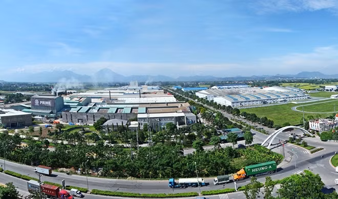 Hạ tầng hoàn chỉnh, giao thông thuận tiện giá thuê hợp lý là một trong những điểm hấp dẫn được nhà đầu tư lựa chọn.