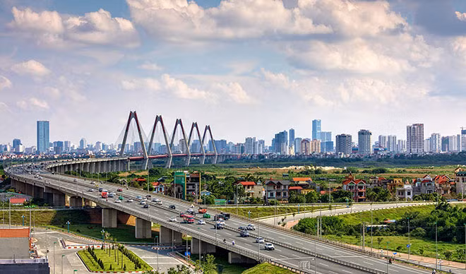 Sau 30 năm đổi mới, kinh tế - xã hội của Việt Nam không ngừng phát triển. Ảnh: CTV