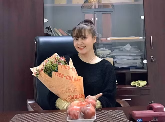 Đạo diễn NSND Hoàng Quỳnh Mai. Đạo diễn NSND Hoàng Quỳnh Mai.