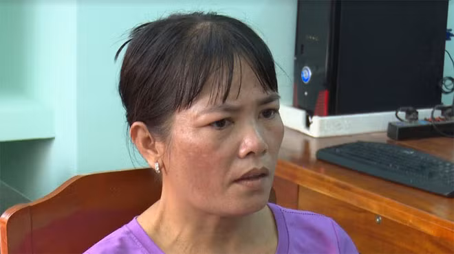 Bà Châu Em tại cơ quan Công an.