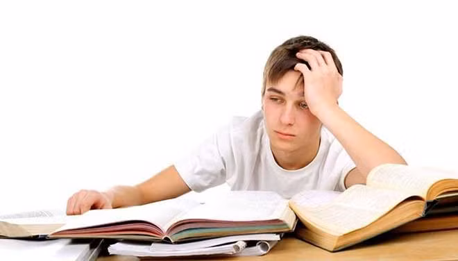 Áp lực về kiến thức và sự công bằng trong thi cử luôn là gánh nặng tâm lý cho bất kỳ thí sinh nào.
