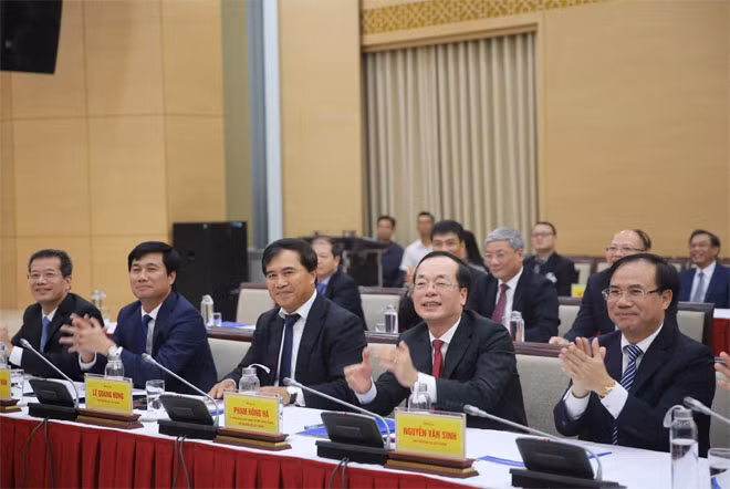 Đại diện lãnh đạo Bộ Xây dựng tham gia lễ ký quy chế phối hợp giữa hai bộ.