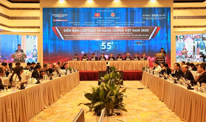 Toàn cảnh diễn đàn cao cấp. Toàn cảnh diễn đàn cao cấp.