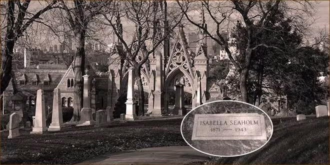 Nơi yên nghỉ của nữ Cảnh sát đầu tiên đặt tại nghĩa trang trong Greenwood với cái tên Isabella Seaholm.