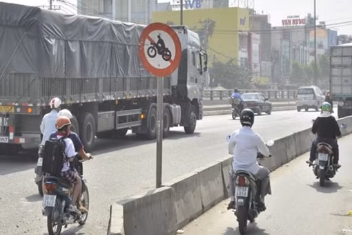Nguy cơ tai nạn giao thông do đi sai làn đường, phần đường
