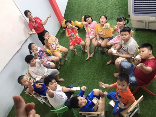 Trẻ được chăm sóc sau giờ tan trường trên địa bàn quận 12.