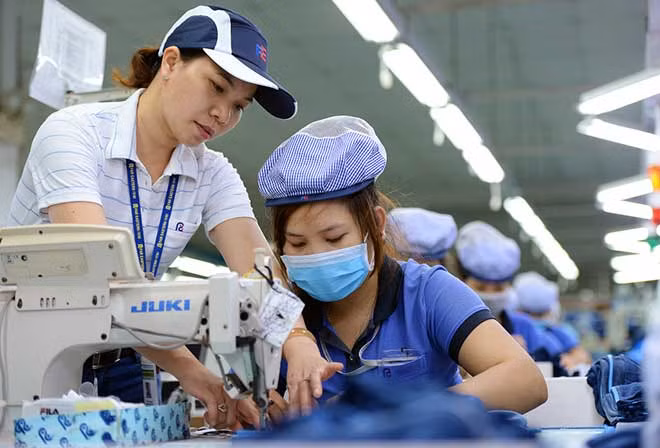 Đề xuất giảm 50% mức hưởng khi rút BHXH một lần là không công bằng với người lao động.