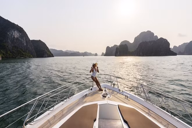 Trải nghiệm kỳ nghỉ xa hoa trên siêu phẩm FLC Albatross (Ảnh: FLC Hạ Long)