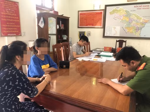 Đập tan các ổ chăn dắt "gái dịch vụ"