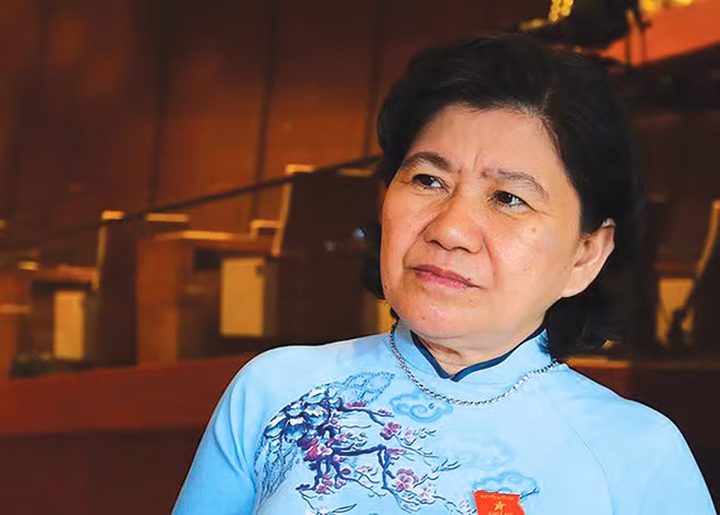 Bà Hoàng Thị Hoa - Phó Chủ nhiệm Ủy ban Văn hóa Giáo dục, Thanh niên, Thiếu niên và Nhi đồng của Quốc hội.