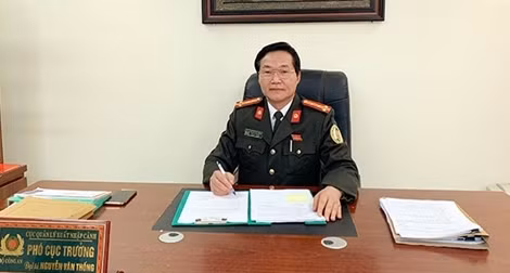 Xây dựng hình ảnh đẹp của người Công an cửa khẩu trong lòng nhân dân và bạn bè quốc tế ảnh 5