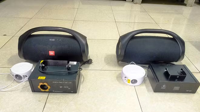 Loa máy các đối tượng mang đi để sử dụng khi bay lắc.