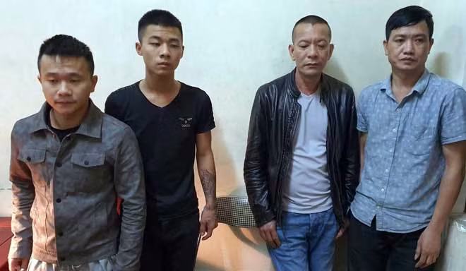 Các đối tượng trong đường dây đánh bạc bị bắt giữ.
