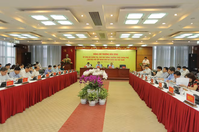 Toàn cảnh buổi làm việc.