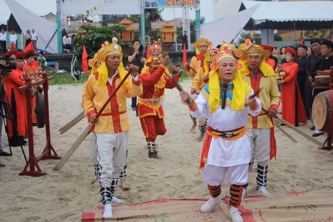 Một tiết mục trong lễ hội Cầu ngư tại Đà Nẵng.
