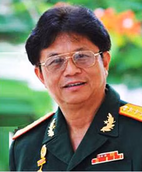 Nhà thơ Trần Thế Tuyển. Nhà thơ Trần Thế Tuyển.