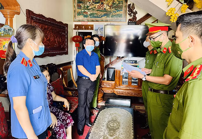 Thi hành lệnh bắt tạm giam bị can Lê Thanh Hải.