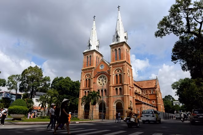 Nhà thờ Đức Bà, TP Hồ Chí Minh.