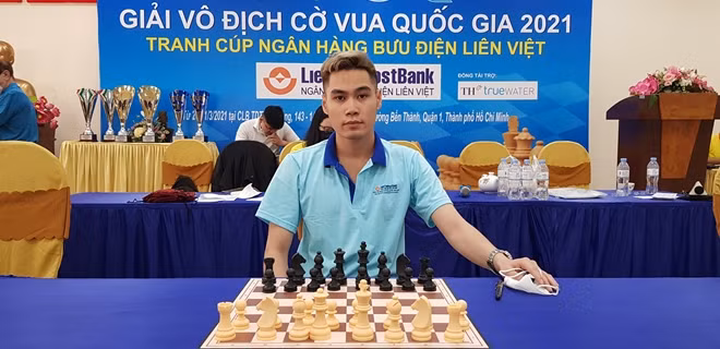 Kỳ thủ Trần Tuấn Minh giành 2 Huy chương Vàng ở giải cờ vua vô địch quốc gia 2021. Ảnh: Nguyễn Thành Công