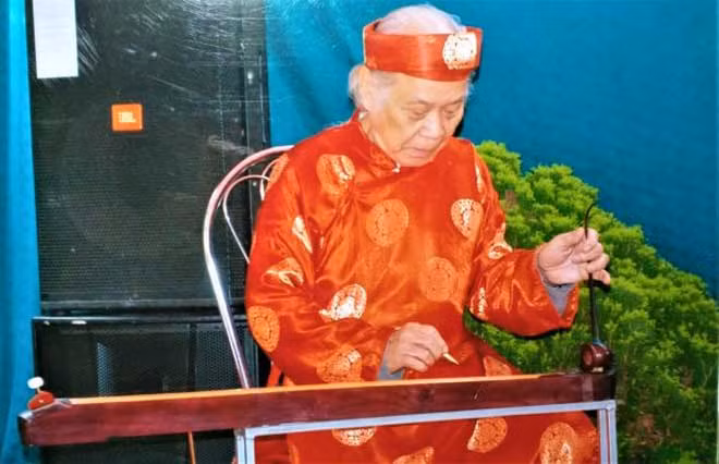 Nghệ nhân Ưu tú Ngô Văn Đảm.