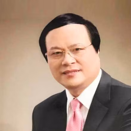 Nhà thơ Trần Chấn Uy. Nhà thơ Trần Chấn Uy.