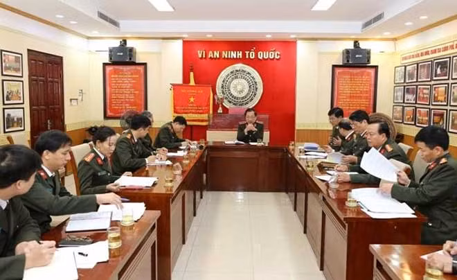 Thứ trưởng Nguyễn Văn Thành tại buổi làm việc.