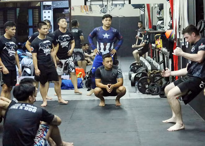 Câu lạc bộ MMA Hà Đông đã sẵn sàng dự những giải võ thuật tổng hợp chính thống sau khi Liên đoàn võ thuật tổng hợp Việt Nam chính thức đi vào hoạt động. Câu lạc bộ MMA Hà Đông đã sẵn sàng dự những giải võ thuật tổng hợp chính thống sau khi Liên đoàn võ thuật tổng hợp Việt Nam chính thức đi vào hoạt động.