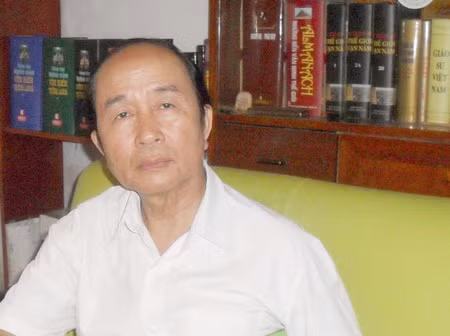 Nhà thơ Vũ Quang Côn.