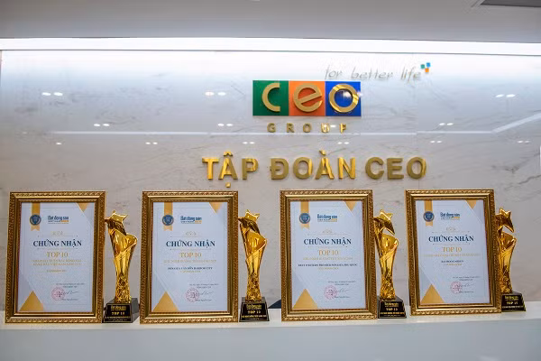 Tập đoàn CEO và những giải thưởng được vinh danh trong chương trình “Thương hiệu, sản phẩm, dịch vụ BĐS tiêu biểu”. Tập đoàn CEO và những giải thưởng được vinh danh trong chương trình “Thương hiệu, sản phẩm, dịch vụ BĐS tiêu biểu”.