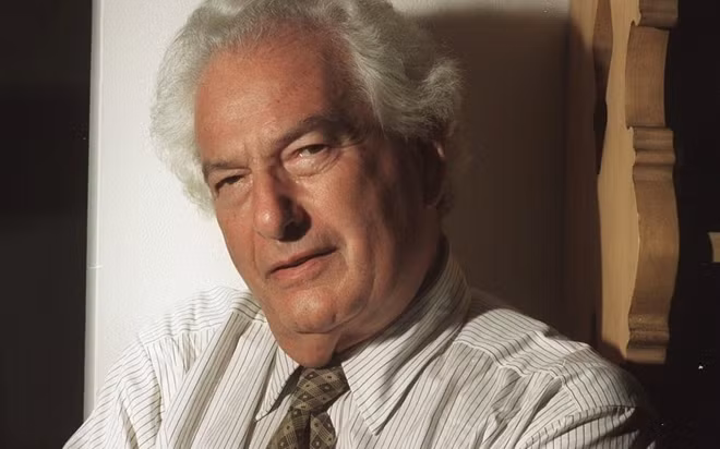 Nhà văn Joseph Heller.