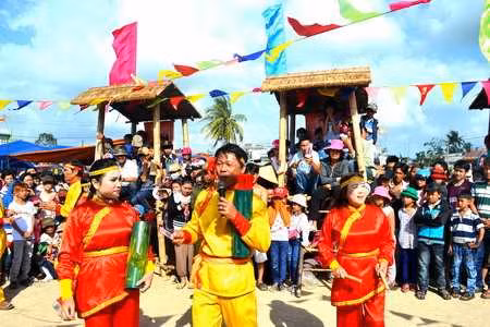 Hô bài chòi ở Bình Định.