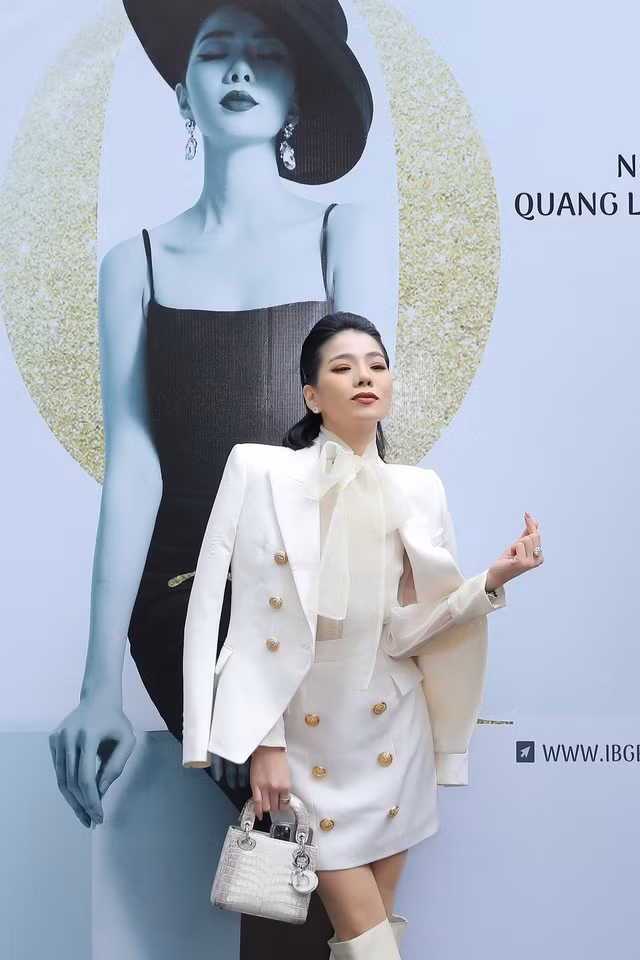 Ca sĩ Lệ Quyên tại buổi giới thiệu live show “Người tình”.