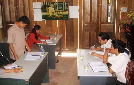 Lãnh đạo Phòng Trinh sát 2 làm việc với xã Nậm Kè. Lãnh đạo Phòng Trinh sát 2 làm việc với xã Nậm Kè.