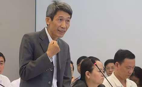 Tiến sĩ Phạm Duy Nghĩa (Trường ĐH Luật TP Hồ Chí Minh) đóng góp ý kiến tại hội thảo.